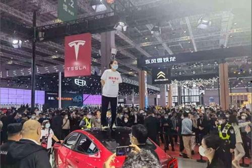 汽车吃瓜最新事件爆料,最新吃瓜事件揭秘