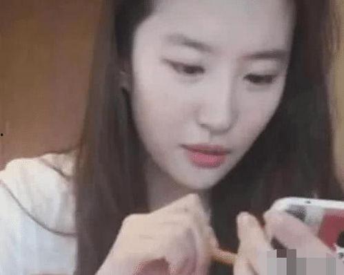 直播爆料刘亦菲视频播放,精彩瞬间引网友热议 第2张 直播爆料刘亦菲视频播放,精彩瞬间引网友热议 第2张